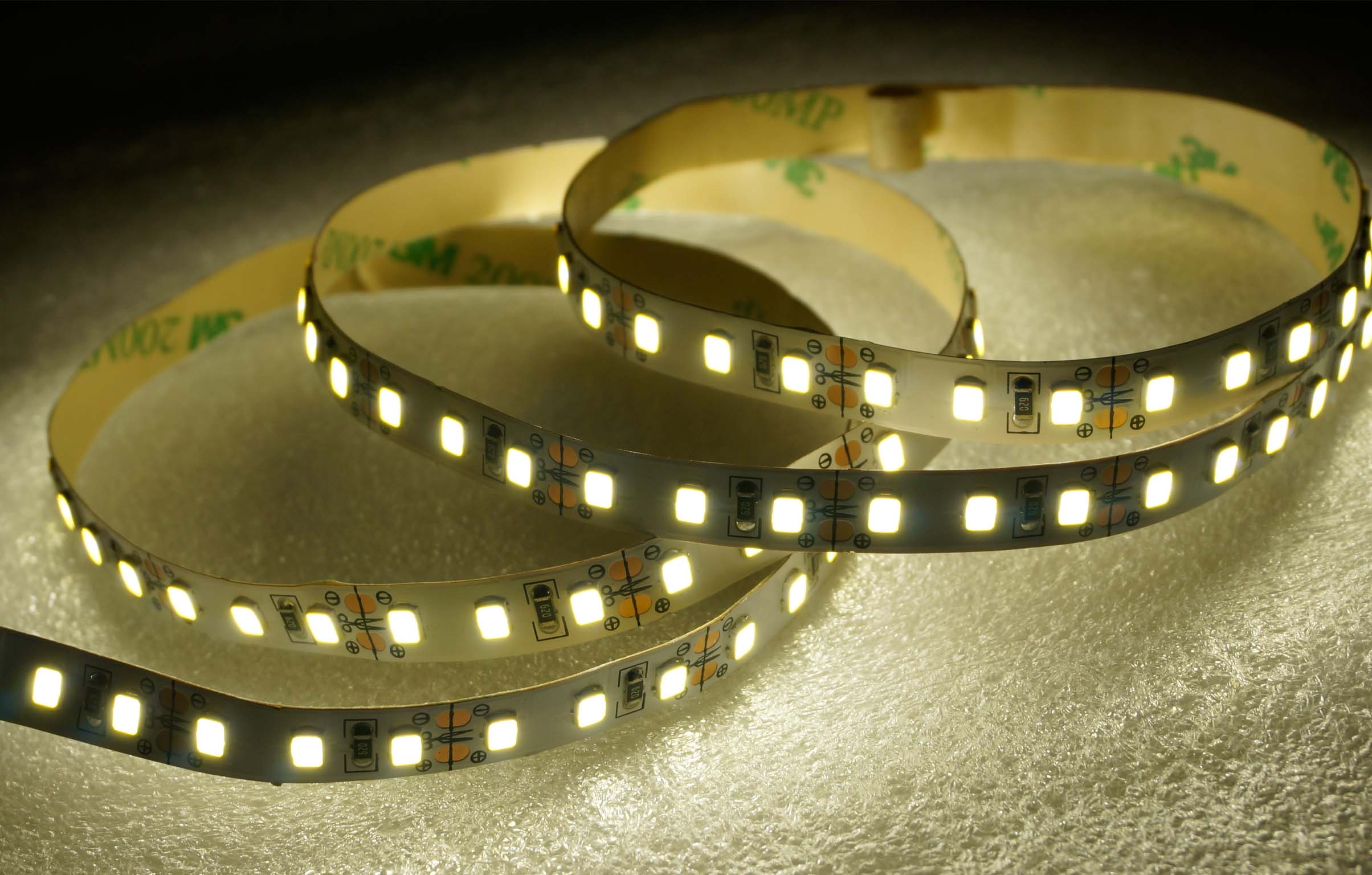 SMD2835-120leds 7W/m day white IP20 LED flexible strip light